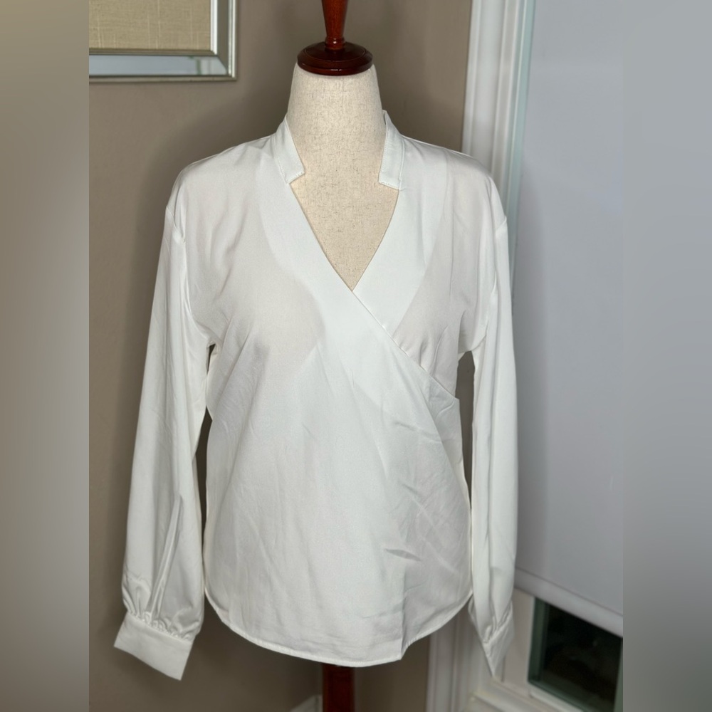 NWOT Sason white wrap long sleeve blouse Sz L